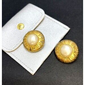 Authentic CHANEL Circle Pearl Gold Tone Earrings 3BL1247 Beautiful Clip on